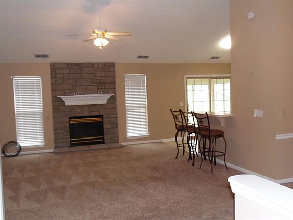 2nd image of 740 Eureka Dr