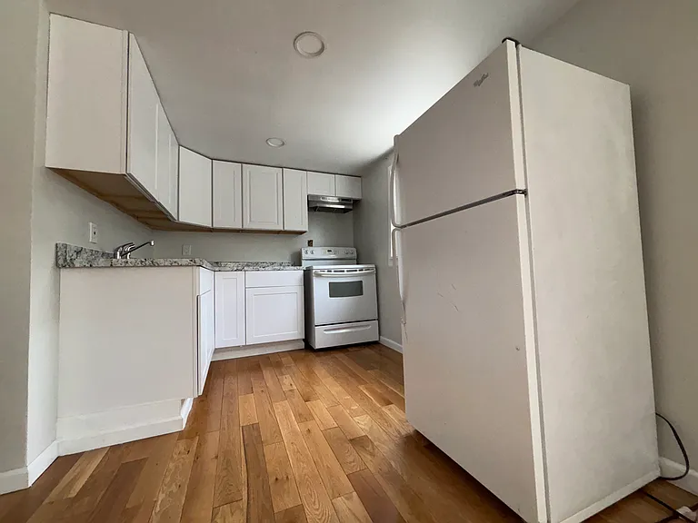 249 Rutter Ave #3 — Photo 7