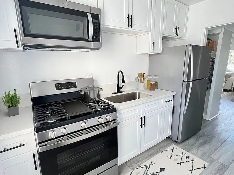 The Nicole Apartments — Photo 34