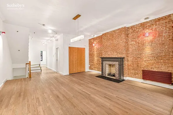 Rented by Sotheby's International Realty | media 6