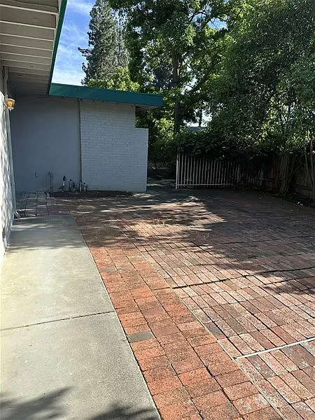 1826 Alameda Ave