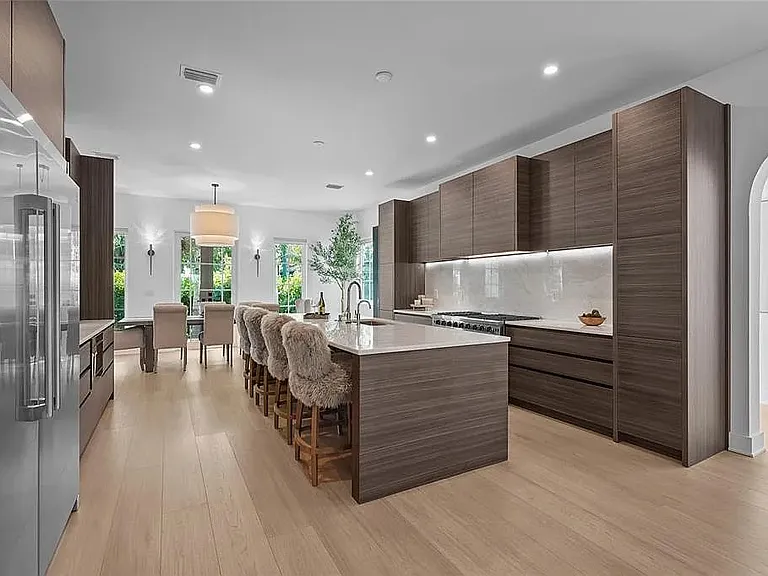 417 N Osprey Ave — Photo 5