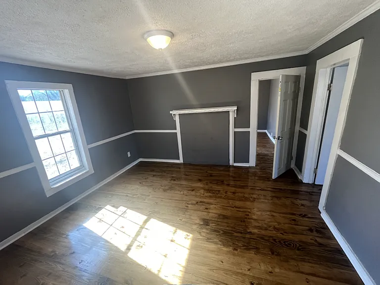 502 Brown St — Photo 2