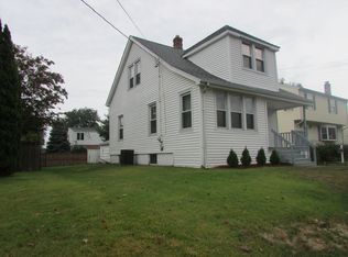 102 Greenfield Ave, Stratford, CT 06614