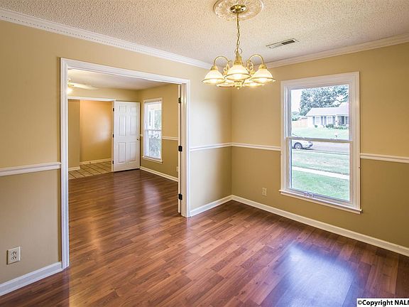 5th image of 2049 Rosebury Ln SW