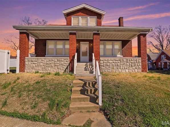 2703 Pestalozzi St, Saint Louis, MO 63118