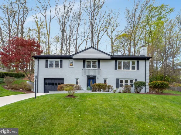 5820 Bush Hill Dr, Alexandria, VA 22310