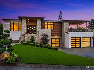 9515 NE 30th St, Clyde Hill, WA