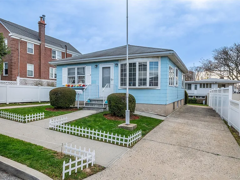 10 Pell Pl — Photo 27