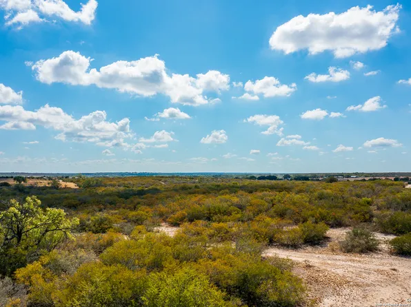 840 county road 652 LOT A0712, Devine, TX 78016