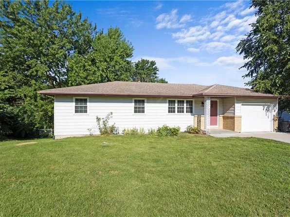 5804 Pleasant Ave, Saint Joseph, MO 64503