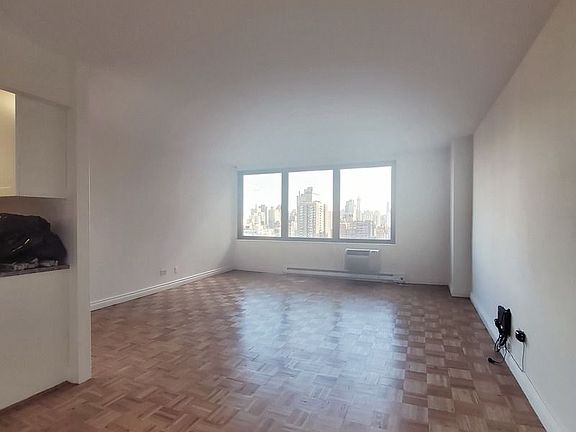 5th image of 1619 3rd Ave APT 25G
