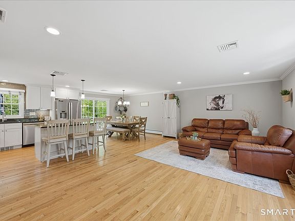 4th image of 51 Roberts Road