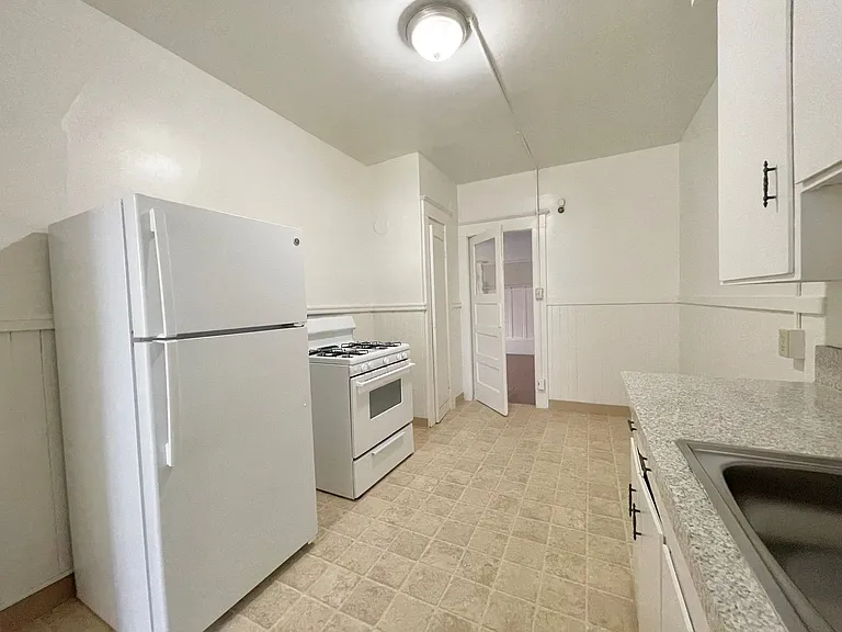 1818 G Street — Photo 8