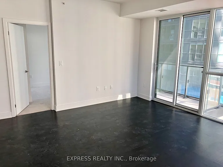 955 Bay St #507 — Photo 4