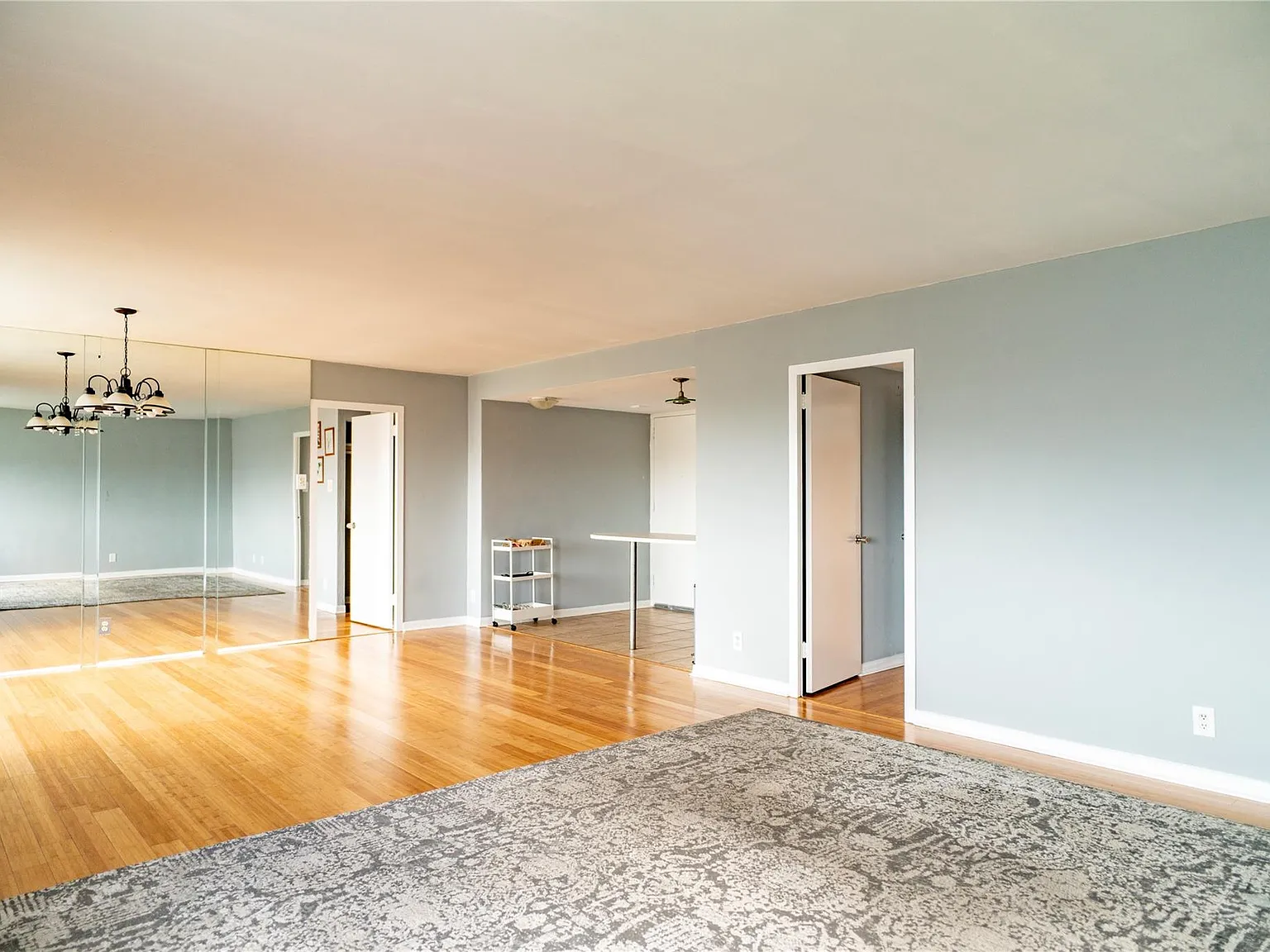 2 bed, 2.0 bath, 1100 sqft, $1,600 — Photo 4