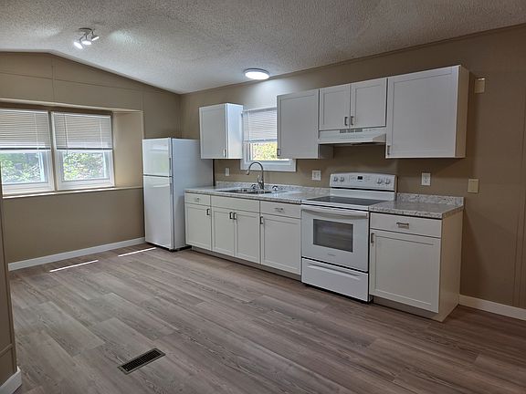 2nd image of 24 Raspberry Ridge Rd