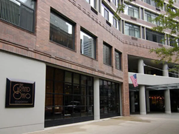 211 E Ohio St APT 2208, Chicago, IL 60611