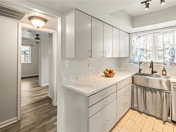 5th image of 3544 Faraday Ln