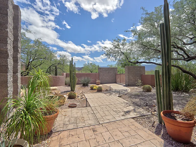 3835 N Whiptail Wash Pl — Photo 13