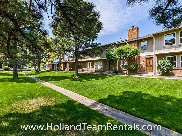 10124 E Jewell Ave #11 — Photo 3