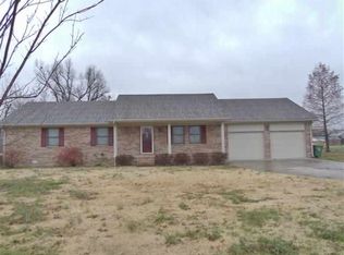 5925 Kerry Dr, West Paducah, KY 42086