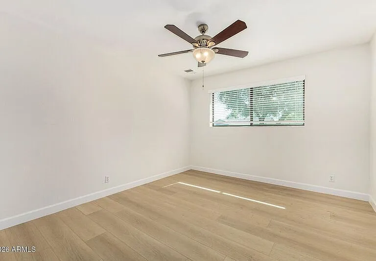 220 E McKinley St — Photo 23
