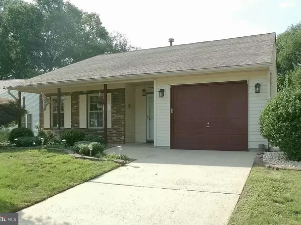 9 Candlelight Cir, Columbus, NJ 08022