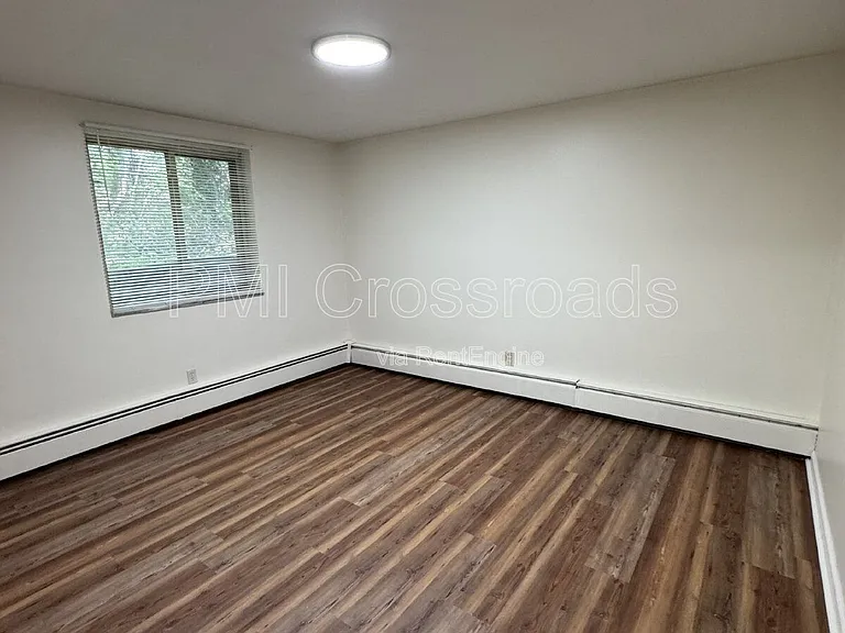 2323 Newton St #4 — Photo 15