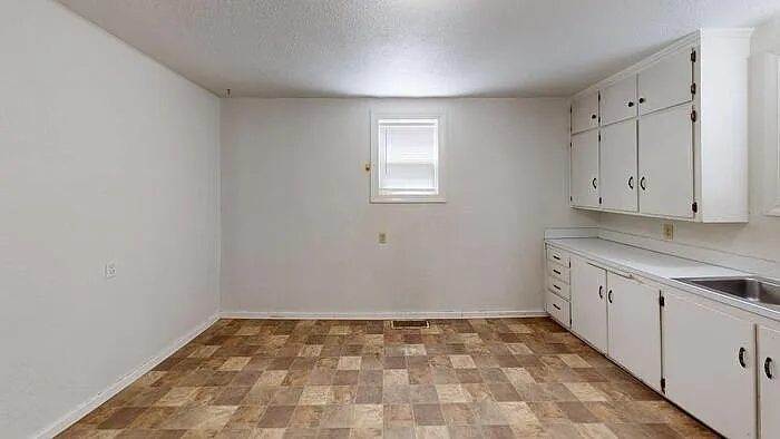 1 bed, 1.0 bath, $850 — Photo 2
