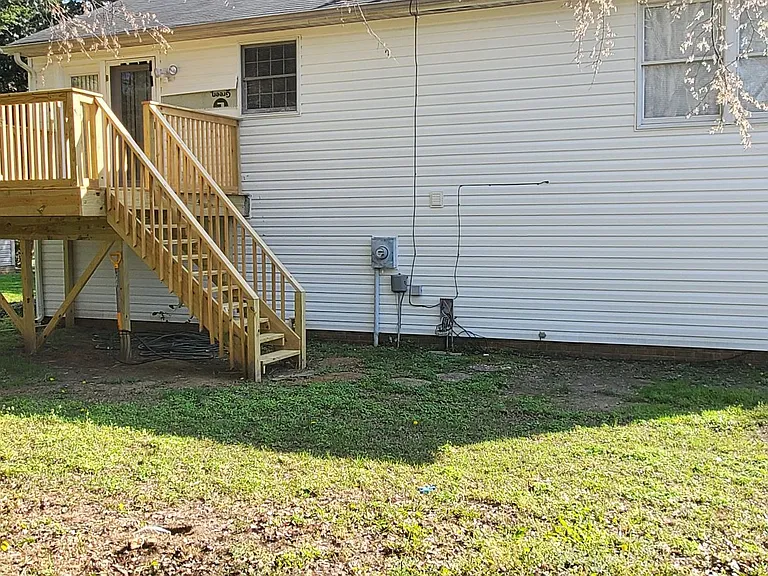 7402 Brigmore Dr — Photo 31