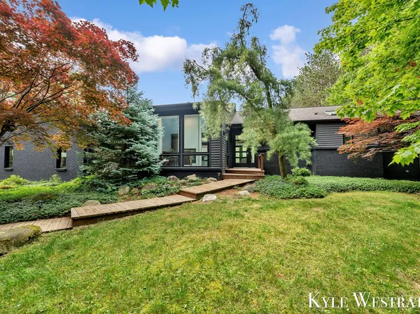 16415 Greenly St, Holland, MI 49424