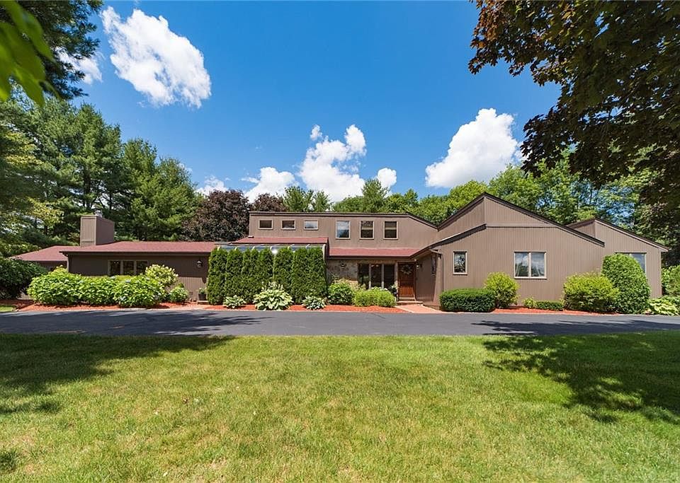 1st image of 11 Sylvia Ln