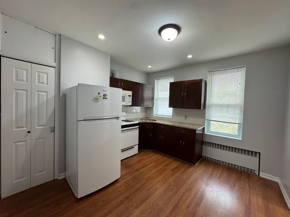 73-14 58th Ave #1, Maspeth, NY 11378