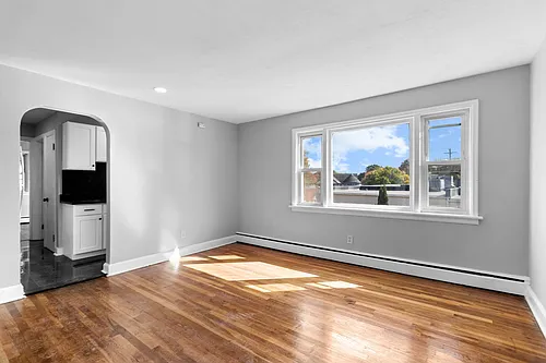 26 Golden Hill St Photo 1