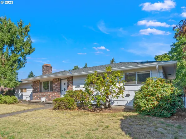 15909 SE Rhine St, Portland, OR 97236