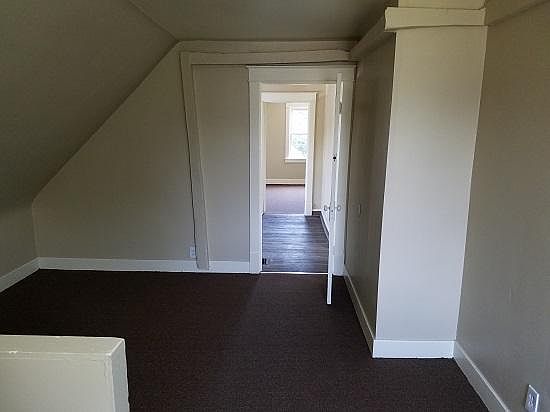 2nd image of 2320 Niagara St #3