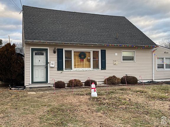 2nd image of 7 Kendall Dr