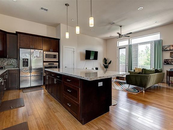 4th image of 3804 Lovejoy St