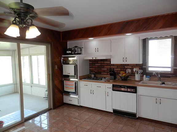 4th image of 15112 Narcissus Ct
