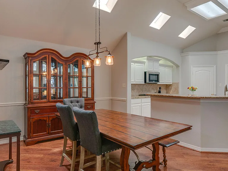 6008 Frost St — Photo 11