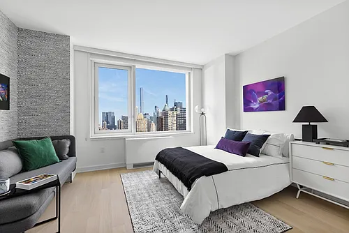 555 38th St #417 Photo 1