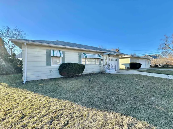 6312 1st St, Loves Park, IL 61111