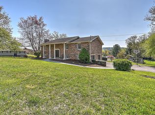 4828 Lake Park Ct, Kingsport, TN 37664