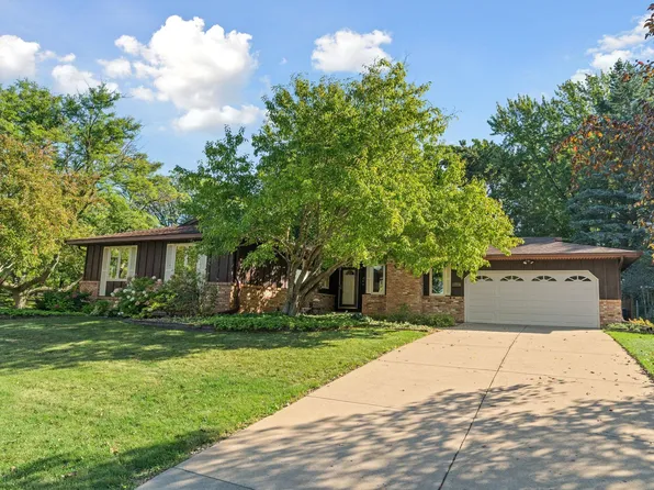 2994 Mary St N, Maplewood, MN 55109