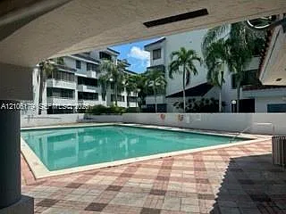 8215 SW 152nd Ave — Photo 3