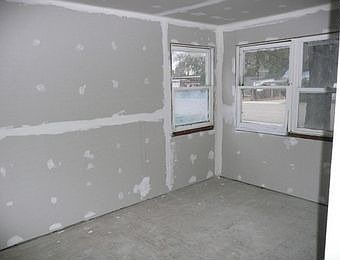 3rd image of 302 E Galveston St