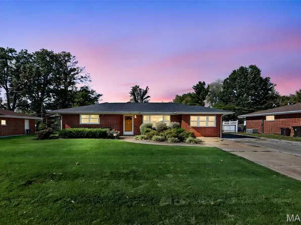 23 Buckingham Rd, Belleville, IL 62226