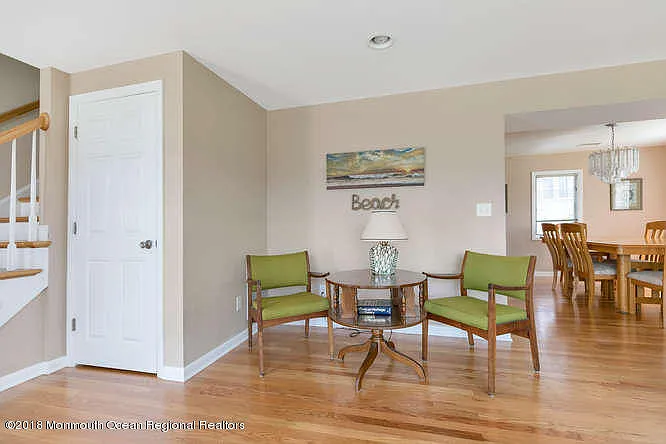 127 Trenton Ave — Photo 8