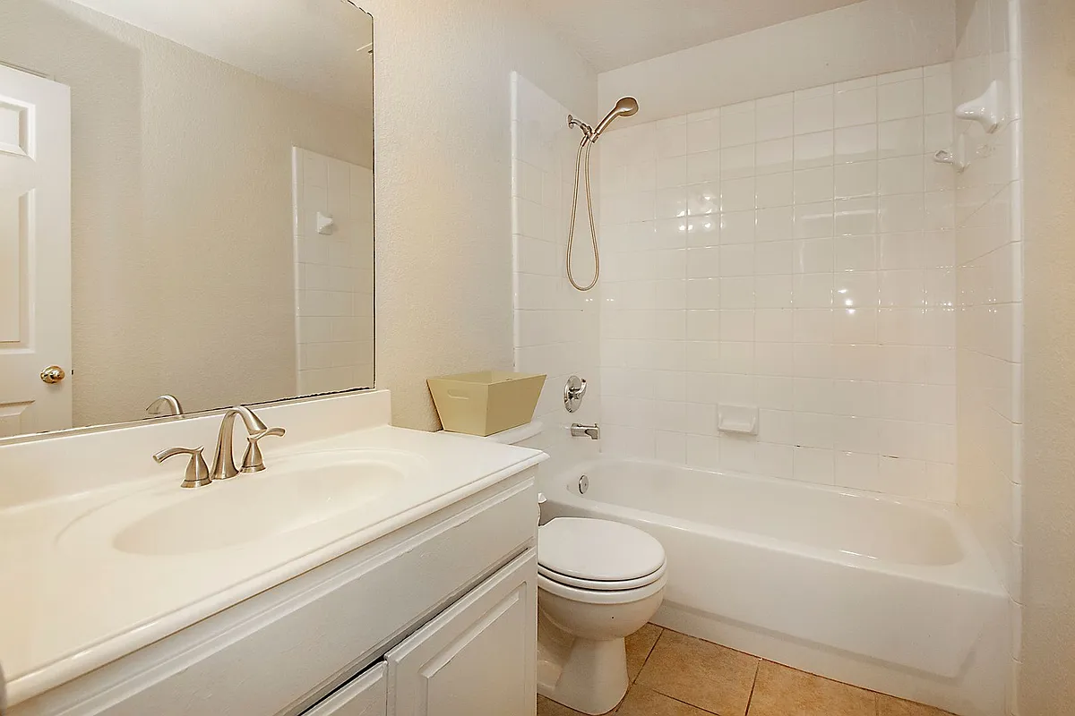 Building Photo - 5809 Deer Run Dr